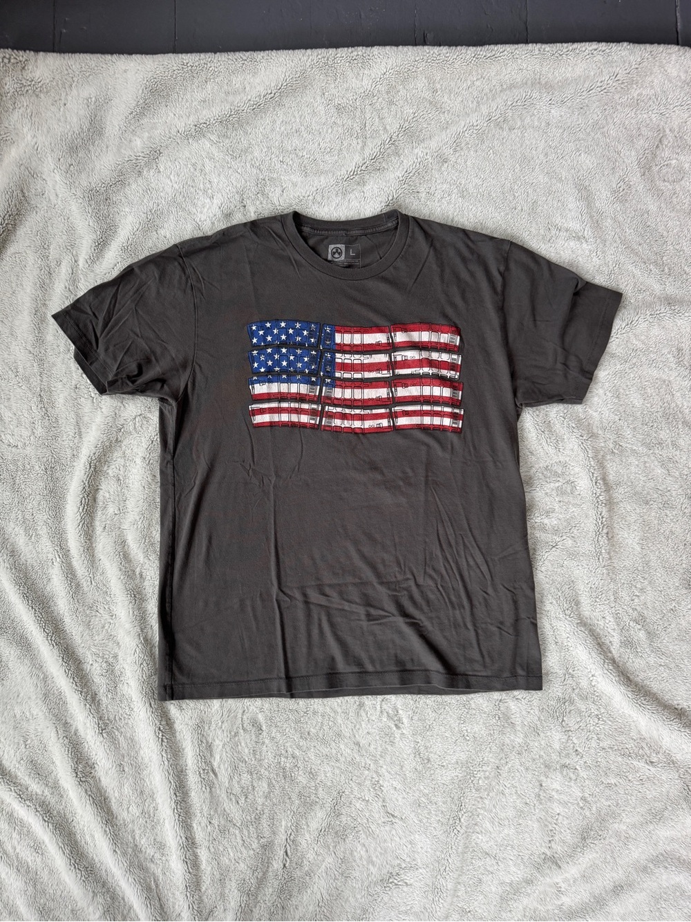 Grey Short-Sleeve Tee with Distressed USA Flag